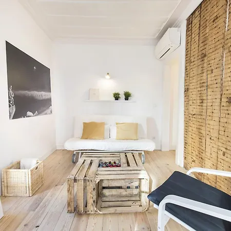 Santos N Modern First Floor شقة *